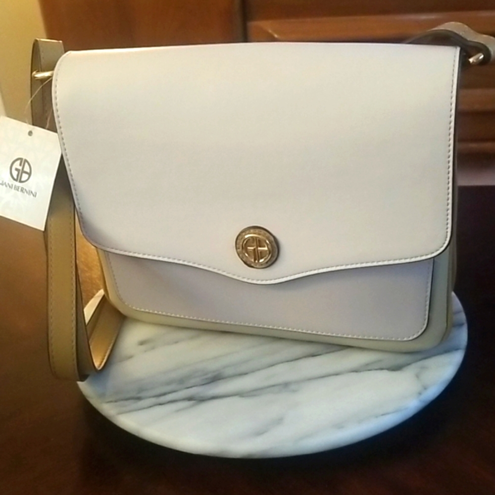 Giani Bernini Elegant Multi Color Shoulder Bag NWT! 💖